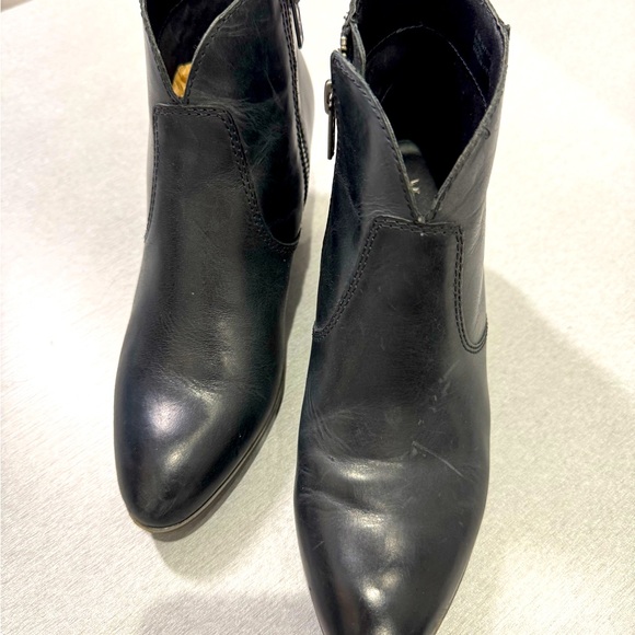 Frye Ankle Boots, 6.5, Black Leather, Side Zip, 2” Heel NWOT - Picture 2 of 7